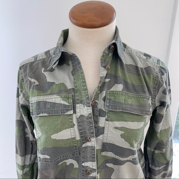 J Crew Camo Women Shirt (00) - Picture 2 of 9